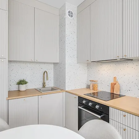 Lopuszanska 53 By Nyx Варшава